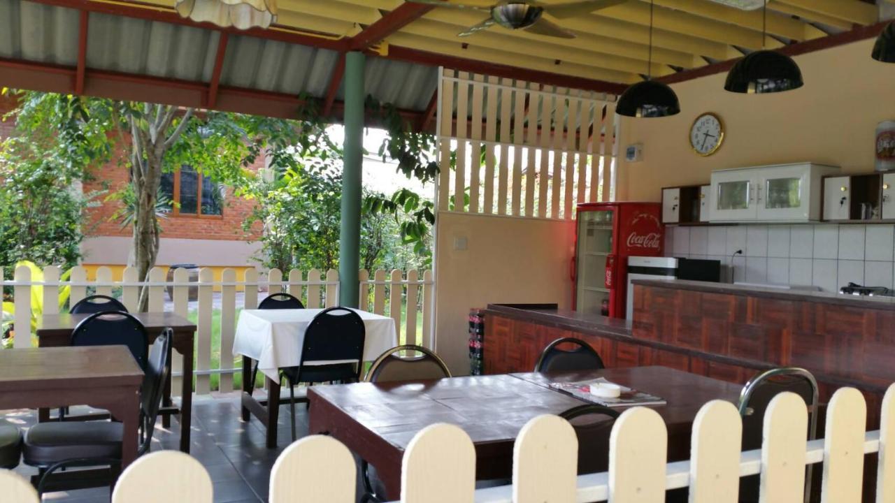 Hotel Baan Penny Phra Nakhon Si Ayutthaya Exterior foto