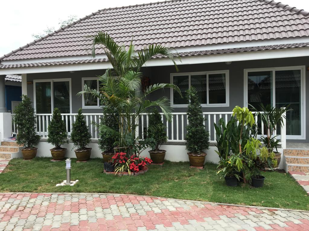 Hotel Baan Penny Phra Nakhon Si Ayutthaya Exterior foto