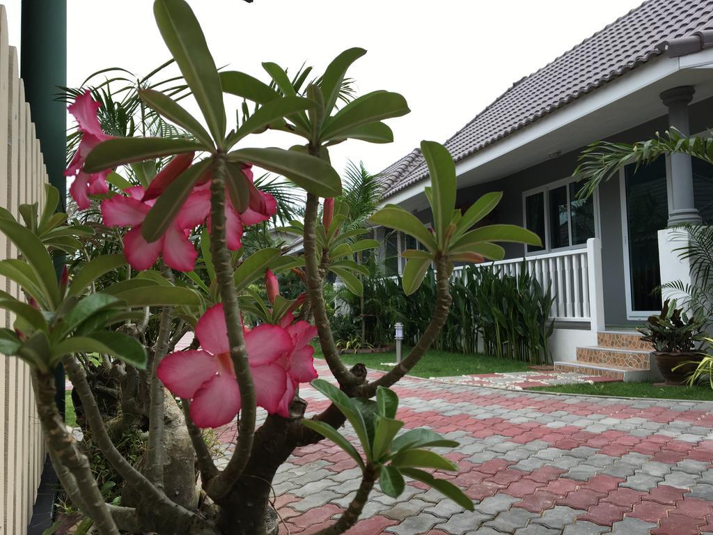 Hotel Baan Penny Phra Nakhon Si Ayutthaya Exterior foto