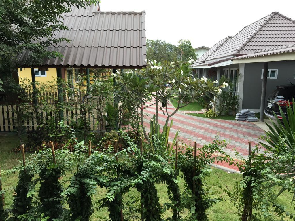 Hotel Baan Penny Phra Nakhon Si Ayutthaya Exterior foto