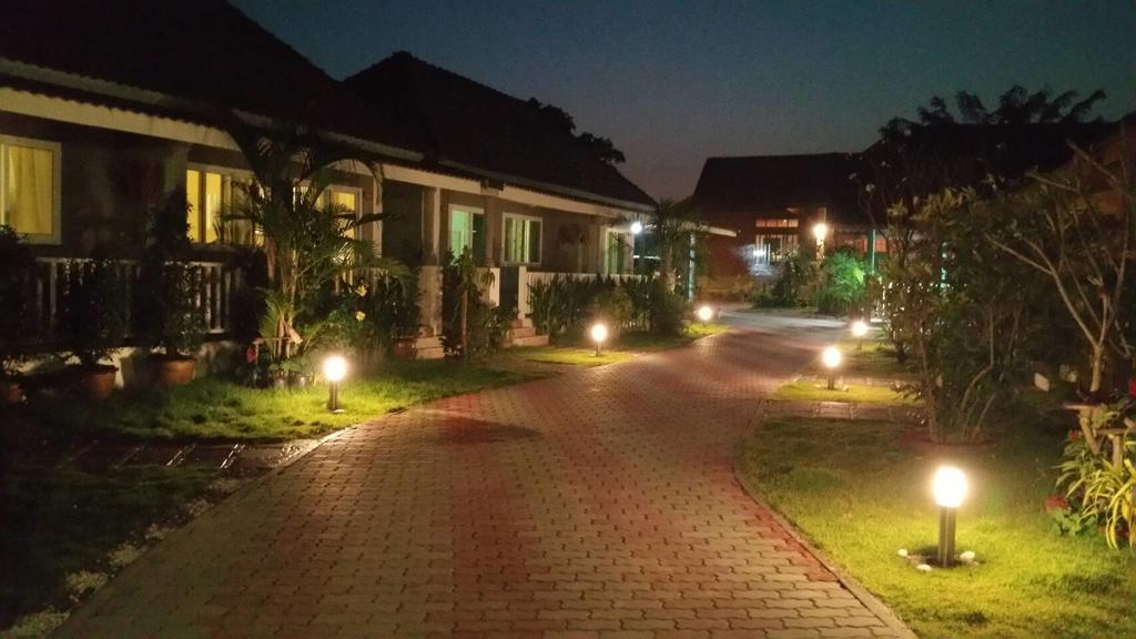 Hotel Baan Penny Phra Nakhon Si Ayutthaya Exterior foto