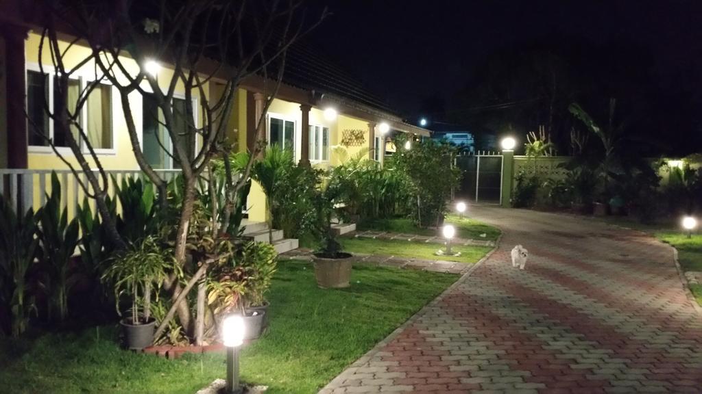 Hotel Baan Penny Phra Nakhon Si Ayutthaya Exterior foto