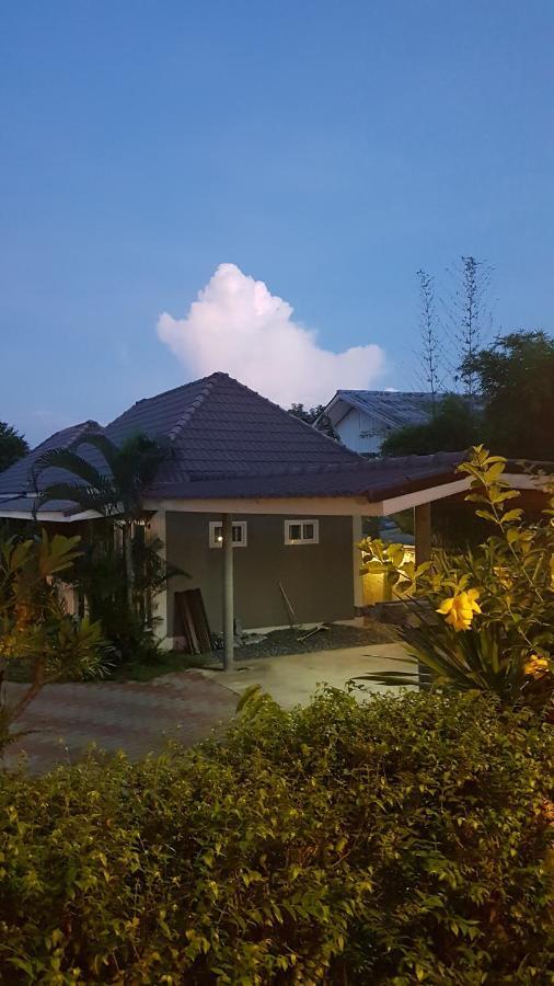 Hotel Baan Penny Phra Nakhon Si Ayutthaya Exterior foto